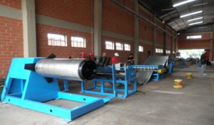 Slitting cutter roller machine