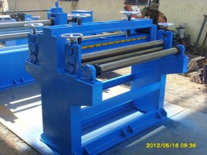 Slitting cutter roller machine