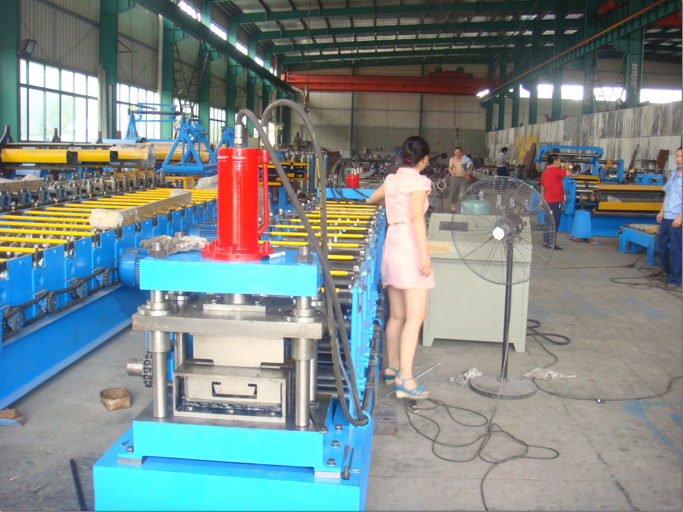 C purline rolling forming machine