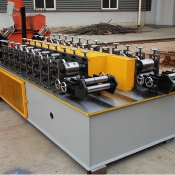 Double sizes high speed omega channel roll forming machine