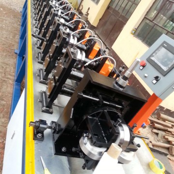 Water cooling down system of roll forming machine